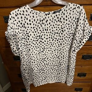 Doe & Rae Black and White Boxy Short Sleeve Blouse
